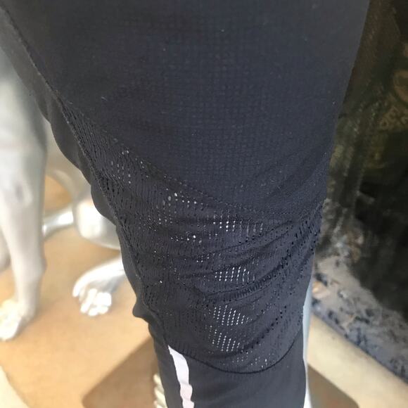 Tangerine Cropped Black Mesh Insert Athletic Pants Women’s Size Medium - Picture 4 of 8